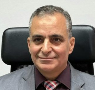 أيمن خليلالساعى