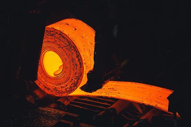 China’s crude steel output down 21.2% in September