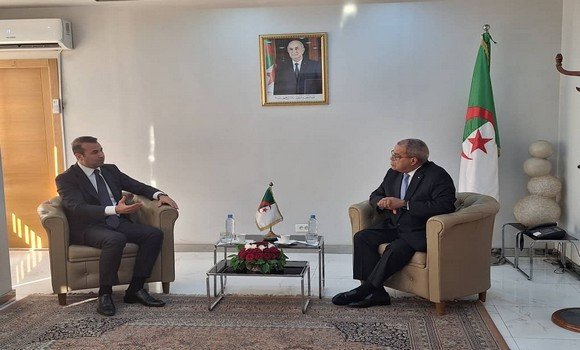 الجزائر : خط إنتاج مسطحات الصلب بمجمع توسيالي سيدخل حيز النشاط خلال النصف الثاني من عام 2024