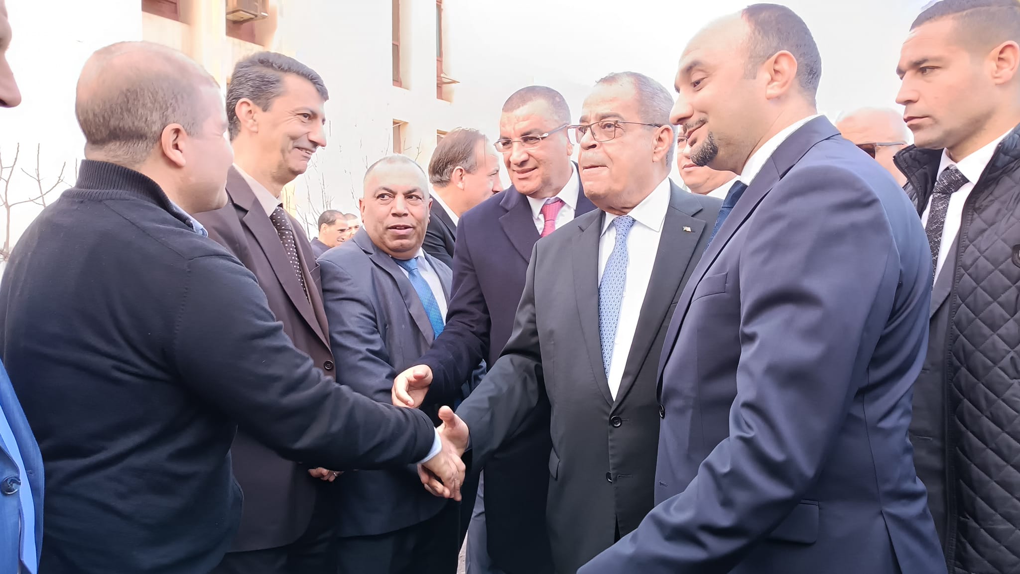 وزير الصناعة والإنتاج الصيدلاني يزور مركب سيدار الحجار ويؤكد استرجاع 215 هكتارا سيوجه لمشاريع استثمارية