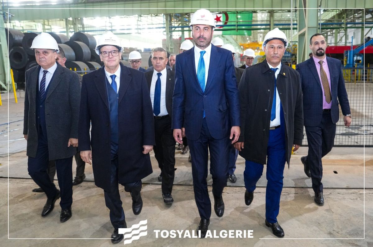 توسيالي الجزائر تطلق أولى عمليات التصدير لعام 2026 بحضور وزير التجارة الخارجية