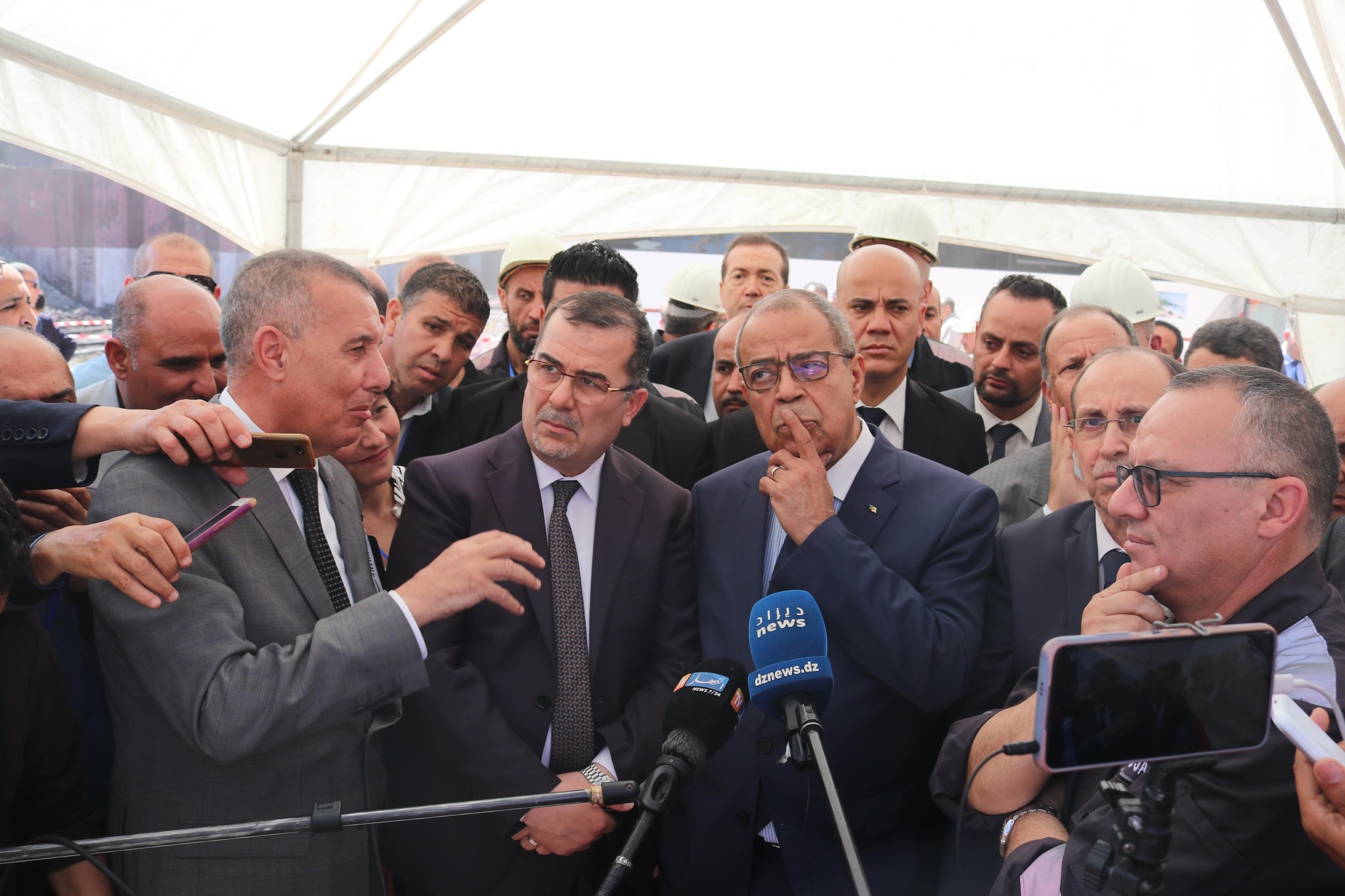 الجزائر : وزير الصناعةضرورة إعتماد التقنيات الحديثة في صناعة الحديد والصلب