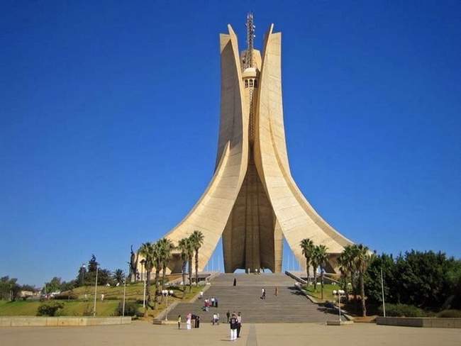 Algeria suspends late fines on companies affected by the Corona virus