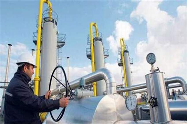 Expanding Egypt's gas and electricity exports boosts its regional and international standing