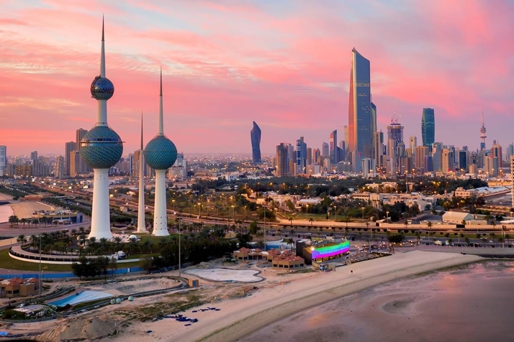 Fitch confirms Kuwait's rating at "AA-" with a stable outlook