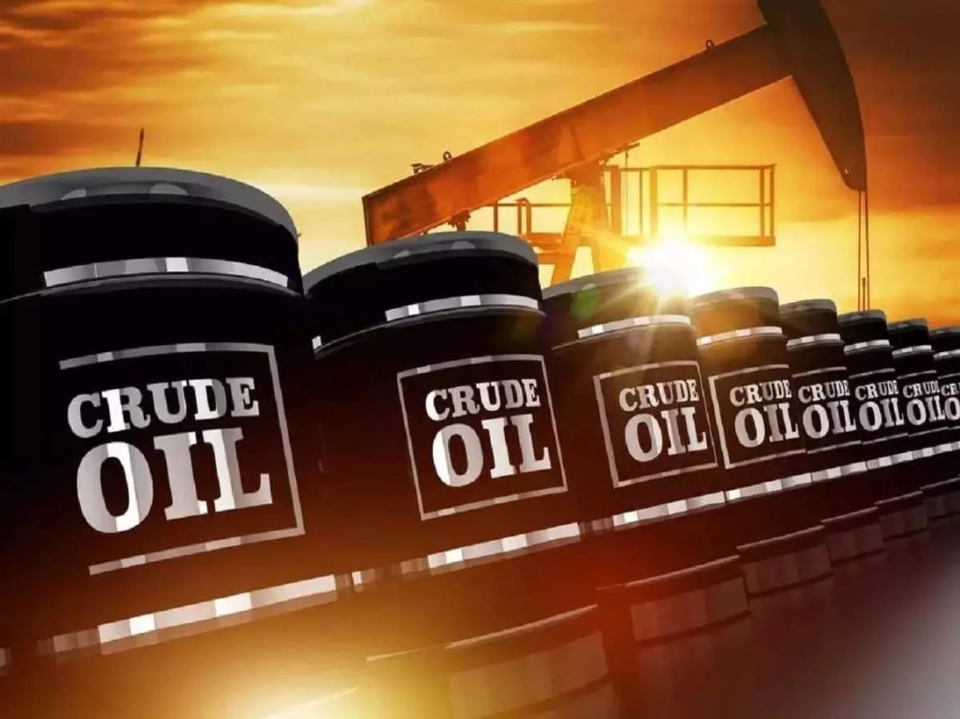 Oil prices fall more than 1% at settlement after Trump’s comments on Venezuela