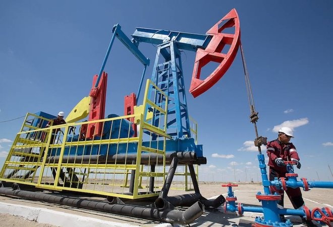 Oil falls as US tariffs resurface demand concerns